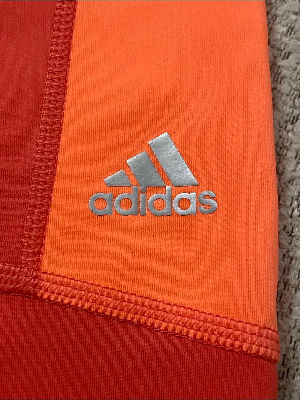 Adidas Bunale - 2
Leggings (S) & Sweatshirt (M) - Picture 9 of 16